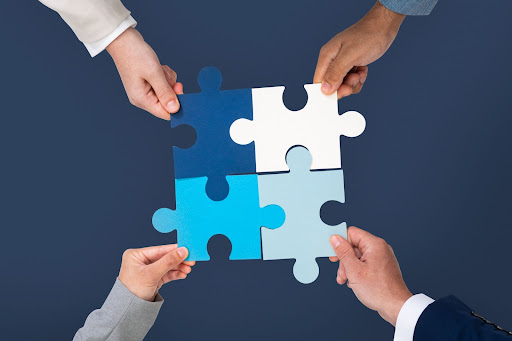 puzzle pieces - collaborating-with-competitors-business-metaphor